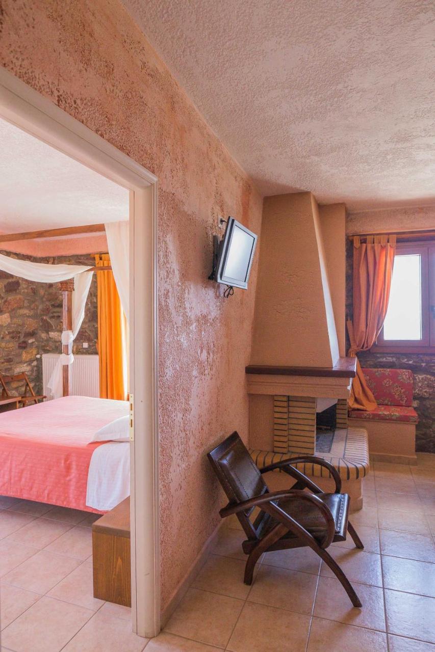 Faris Hotel Xirokampi Екстер'єр фото