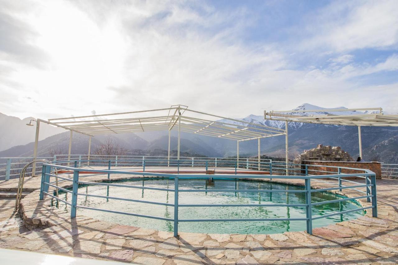 Faris Hotel Xirokampi Екстер'єр фото